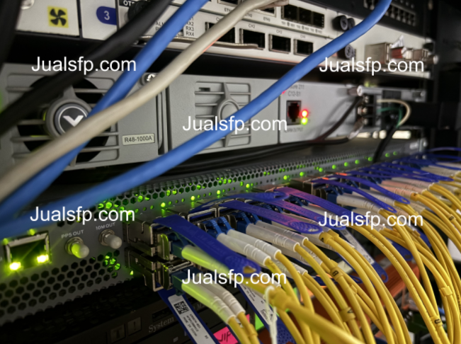 Equipment testing switch Juniper untuk verifikasi kompatibilitas SFP